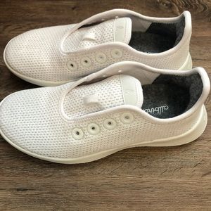 White Allbirds - W6